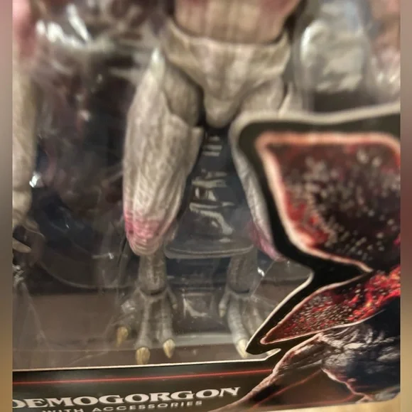 Stranger Things Demogorgon Upside Down Figure - Picture 3 of 3
